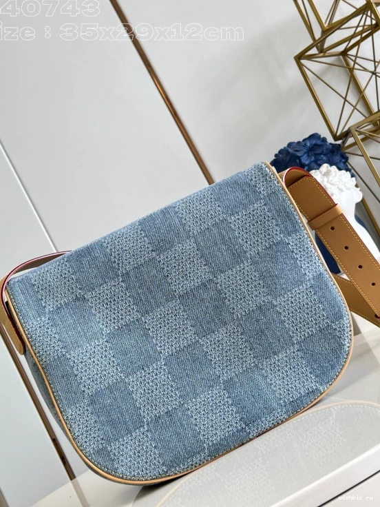 WIS Messenger VUITTON Montsouris MM LOUIS 0826